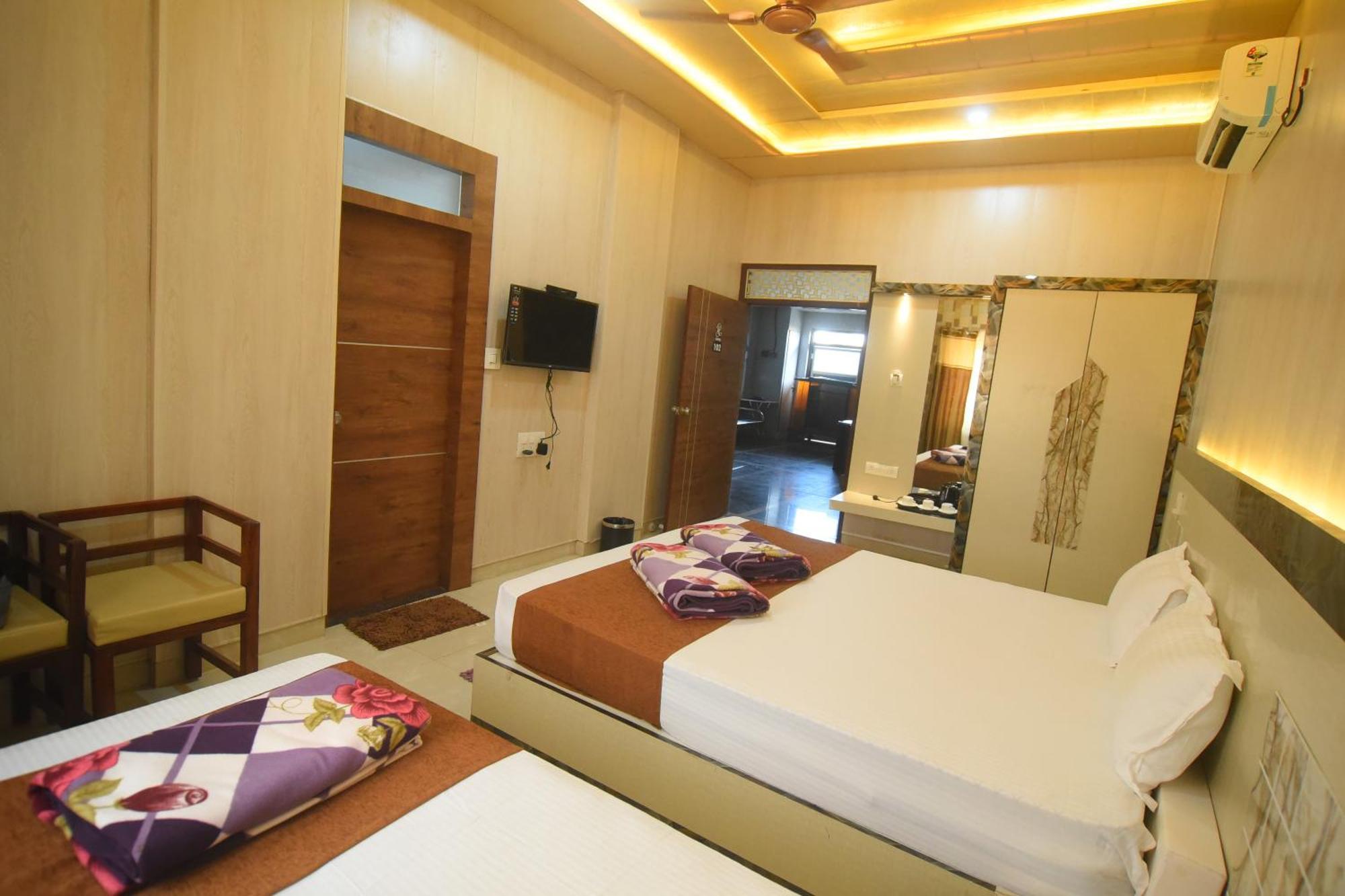 Hotel R Empire Revtree Dawangere Zewnętrze zdjęcie