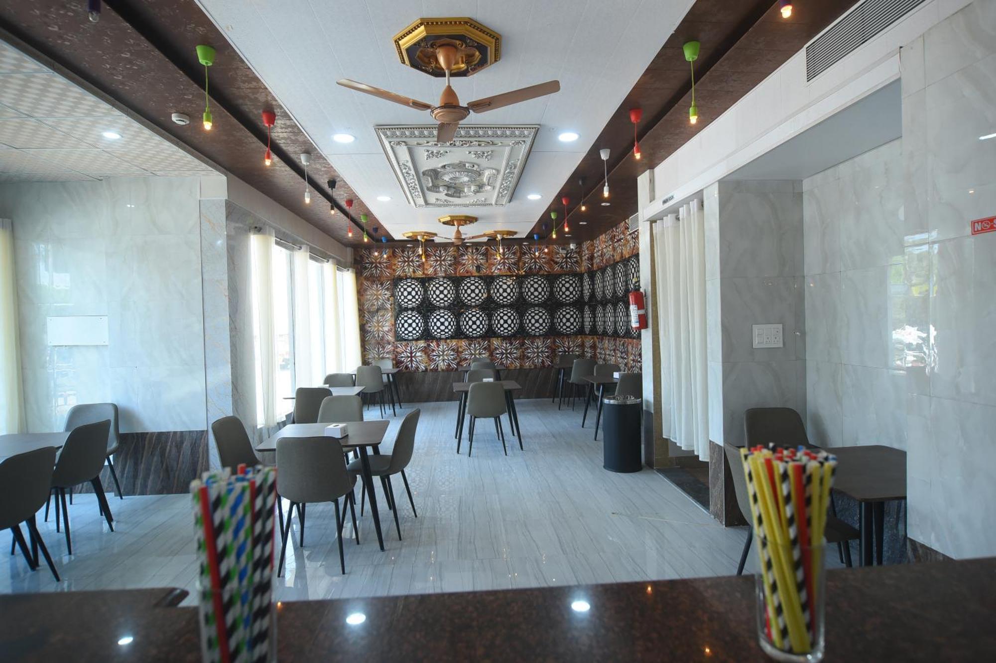 Hotel R Empire Revtree Dawangere Zewnętrze zdjęcie