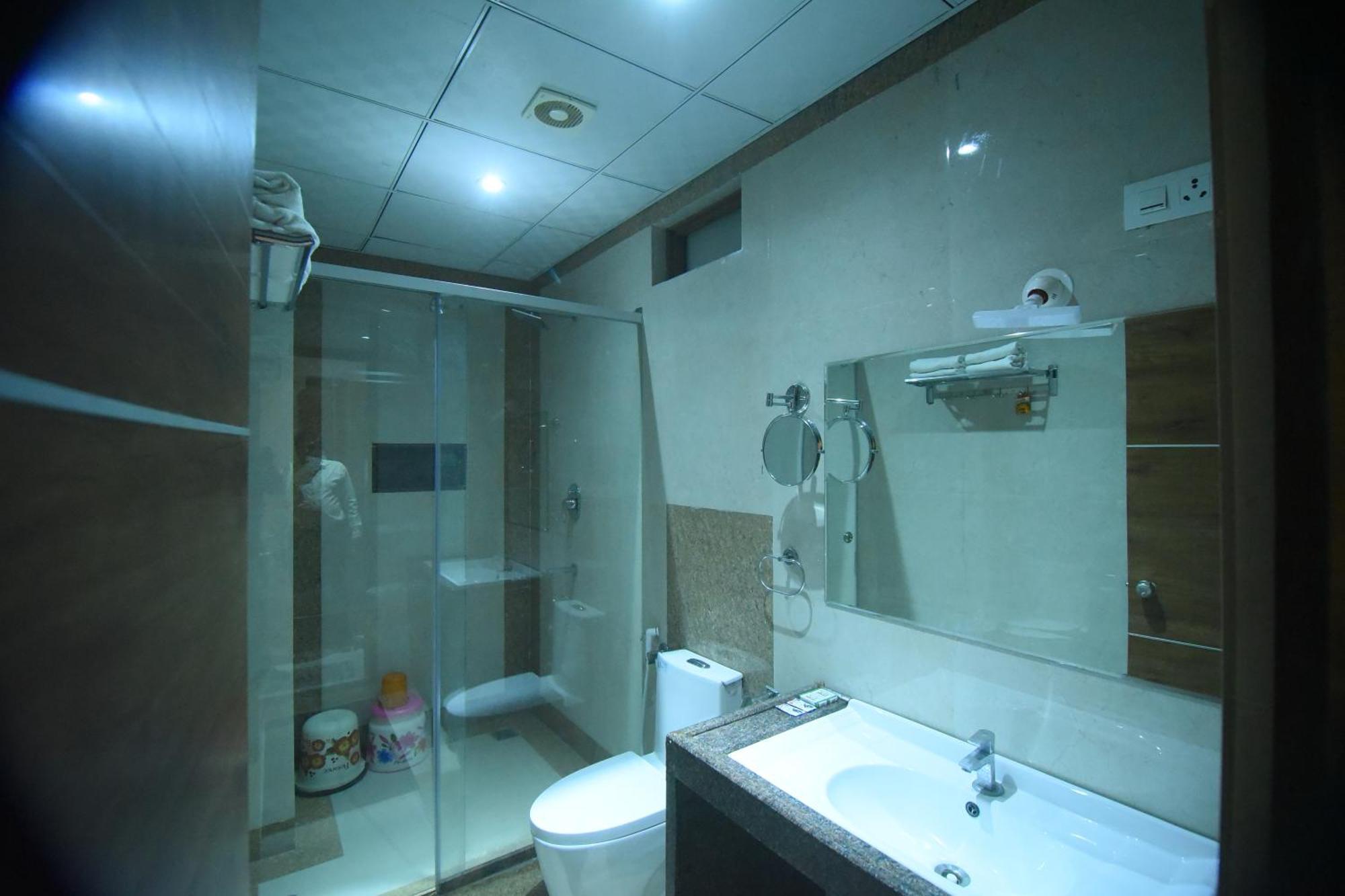 Hotel R Empire Revtree Dawangere Zewnętrze zdjęcie